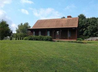 117 E Spencer Rd, Hurt, VA 24563