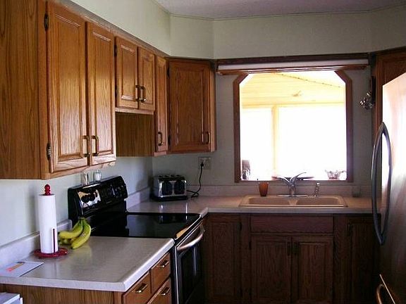 U-shaped kitchen