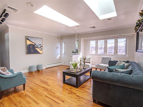 3rd image of 117 Mockingbird Ln
