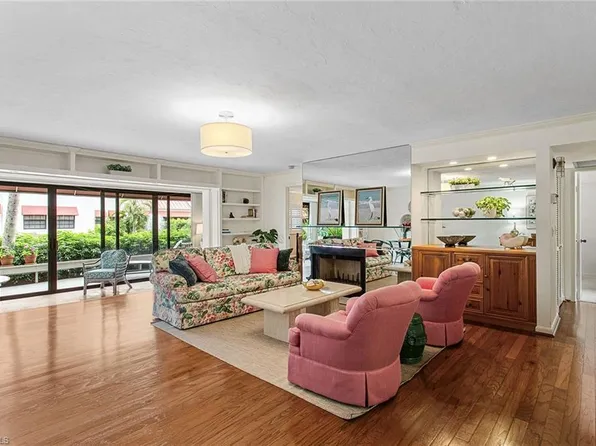 525 Serendipity DR #525, NAPLES, FL 34108