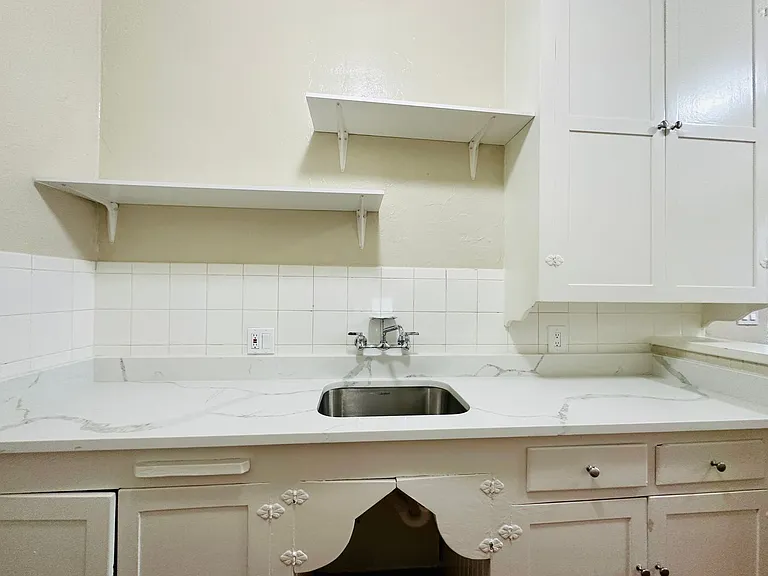 Don Martin Historic Apartments! — Photo 46