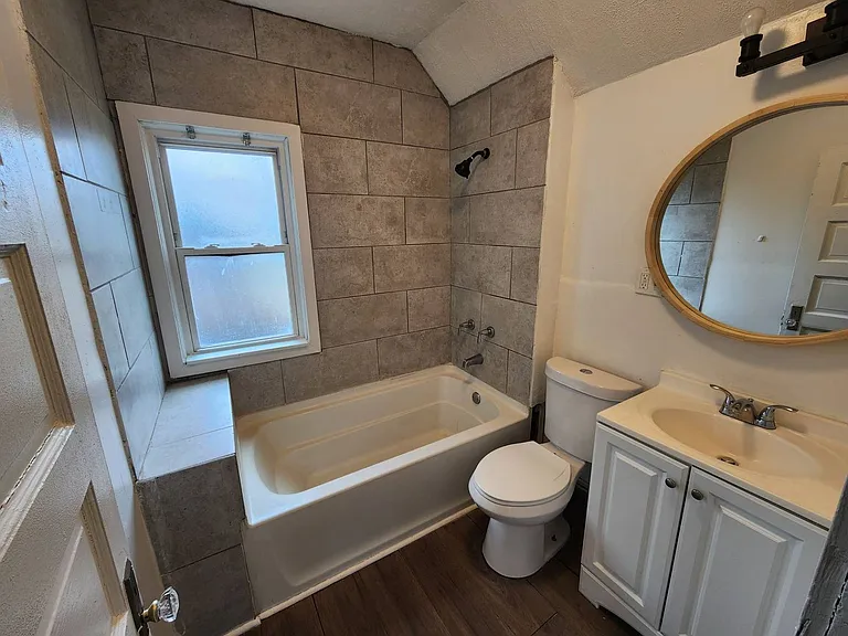13900 Potomac Ave — Photo 28