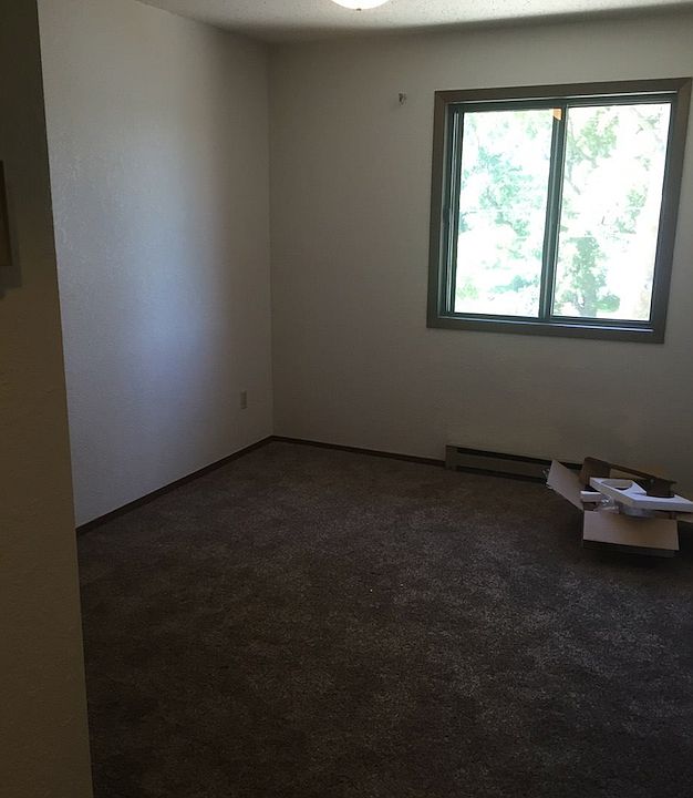1st image of 142 N Broadway APT 3