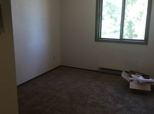 142 N Broadway APT 3, Alden, MN 56009