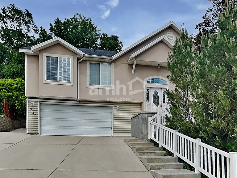 2187 Dakota Ave — Photo 1