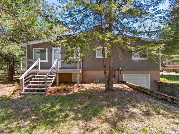N1493 Mallard Bay Trl, Keshena, WI 54135