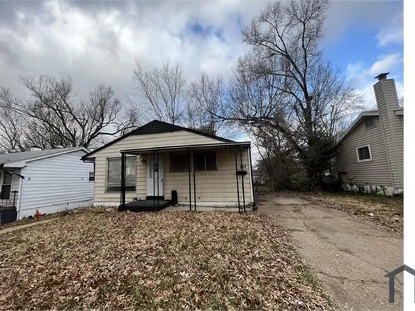 201 McAlpine Dr, Saint Louis, MO 63137