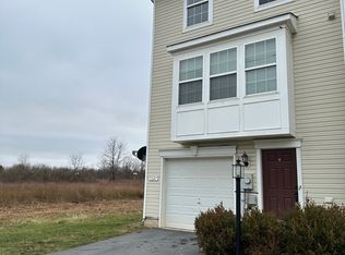 1127 Stallion St, Ranson, WV 25438