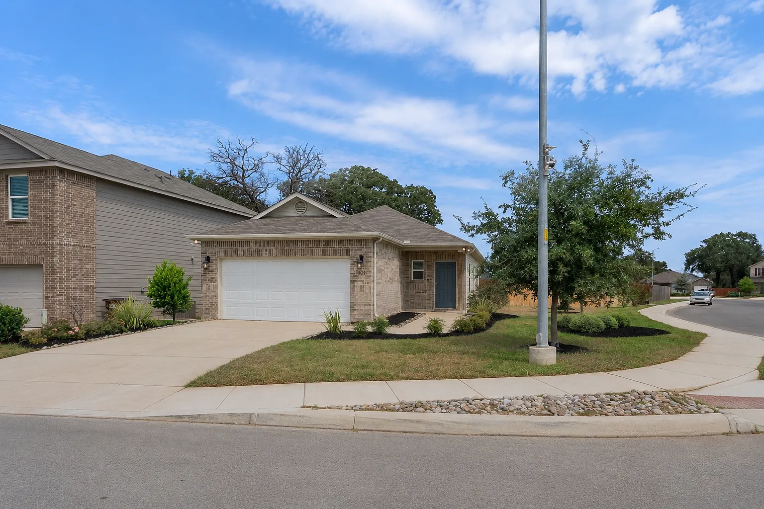 3 bed, 1373 sqft, $1,600 — Photo 3