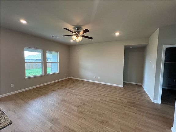 4th image of 449 Combine Rd