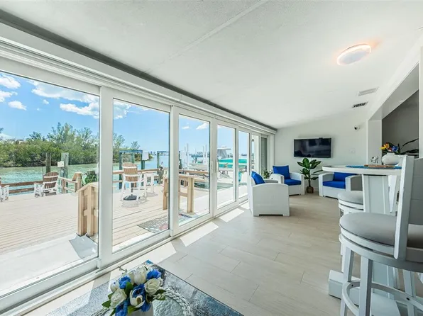 476 Boca Ciega Point Blvd S, Saint Petersburg, FL 33708