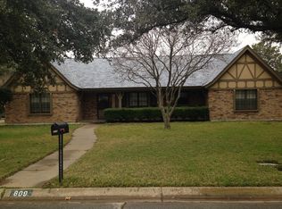 809 Shady Creek Ct, Cleburne, TX 76033