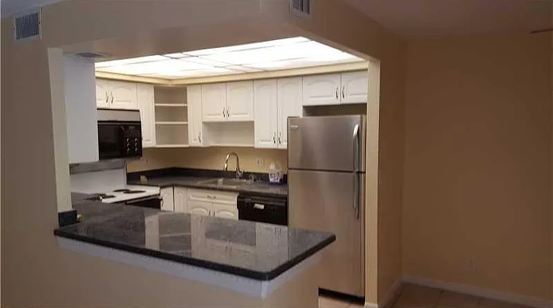 4 bed, 2.5 bath, 1500 sqft, $2,500 — Photo 2