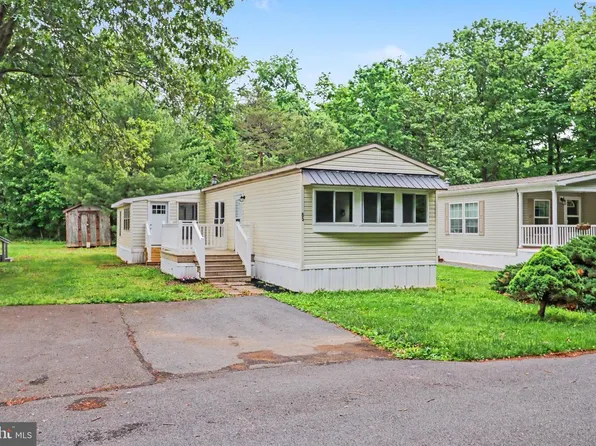 65 S Elmer Ave, Halifax, PA 17032