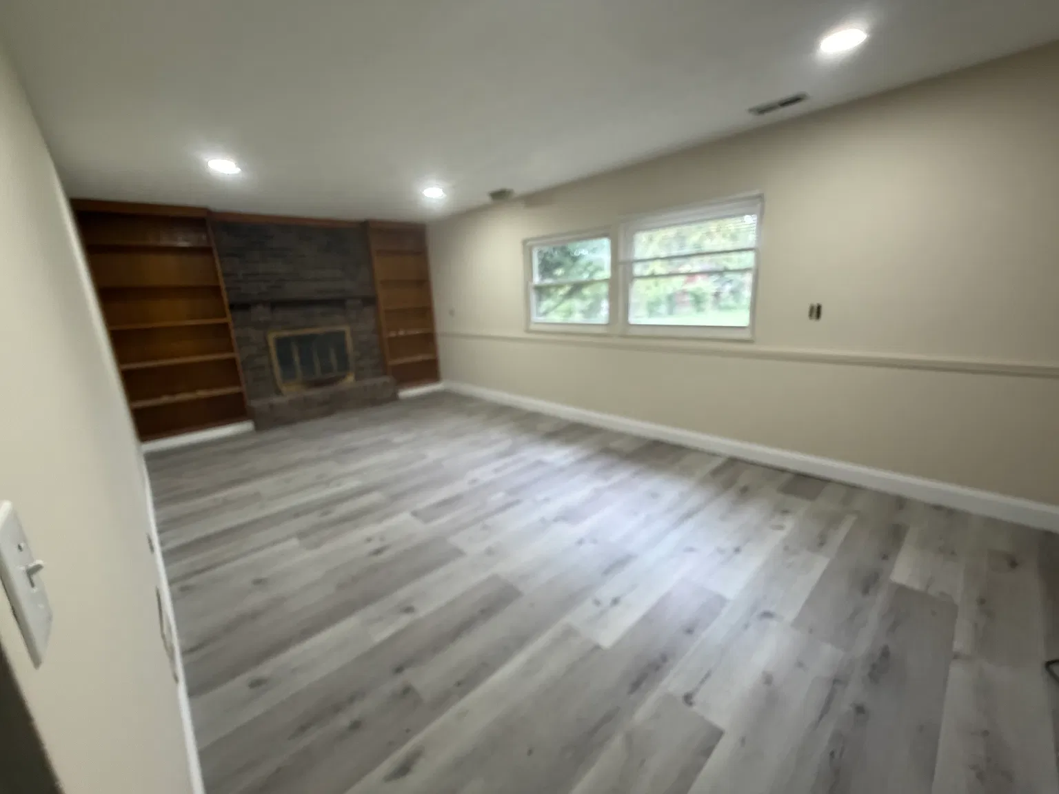 3 bed, 2.5 bath, 1977 sqft, $2,500 — Photo 3