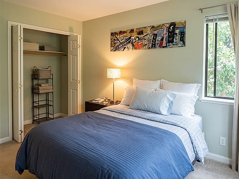 Guest bedroom #1
