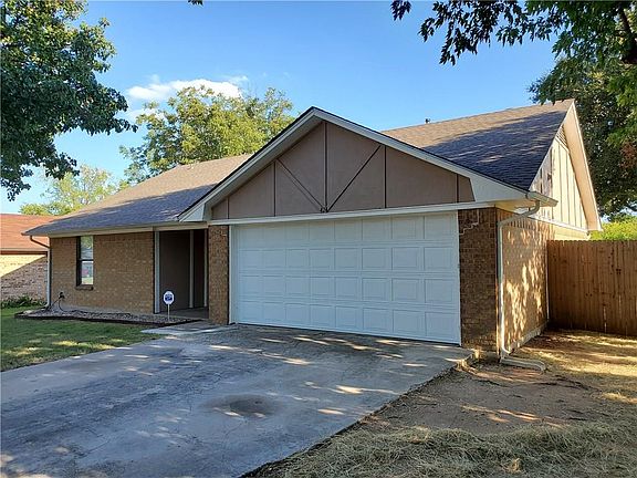 2nd image of 424 Aspen Dr