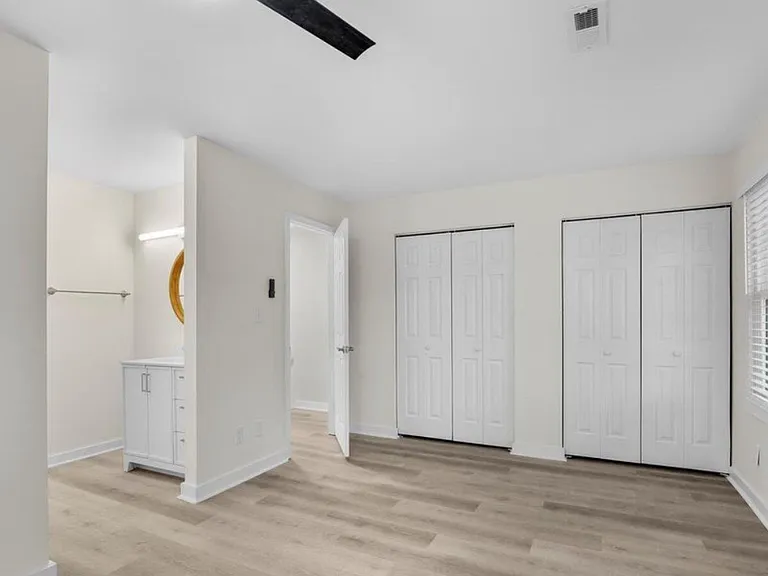 4918 Pompano Ct — Photo 10