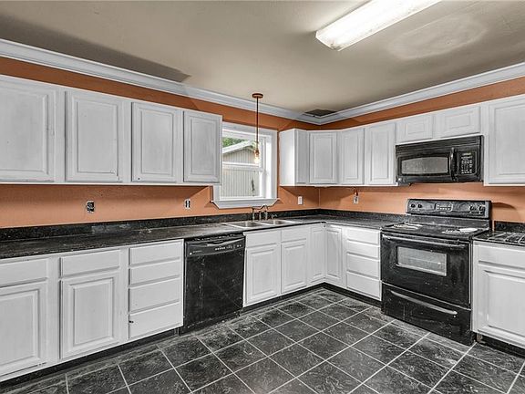 4th image of 42128 Downey Rd