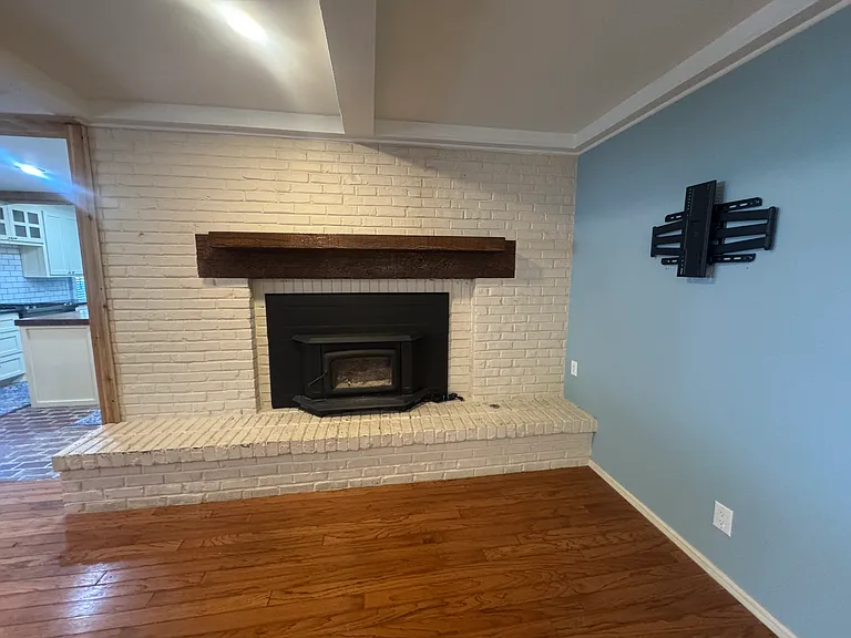 425 E Seneca St — Photo 14
