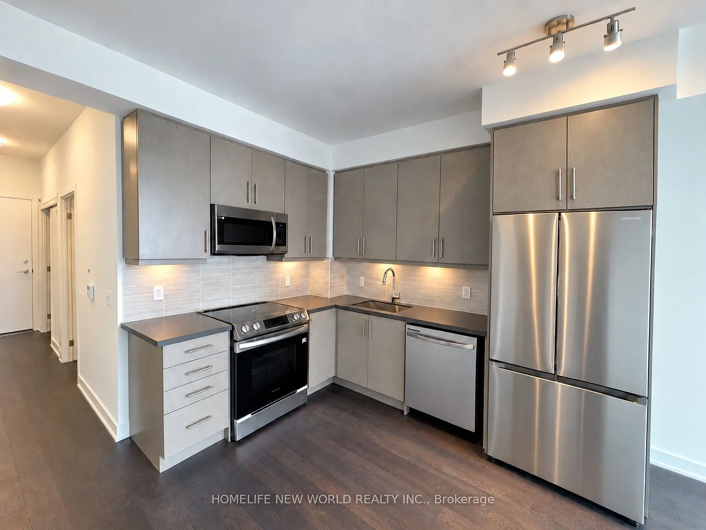 2 bed, $2,550 — Photo 2