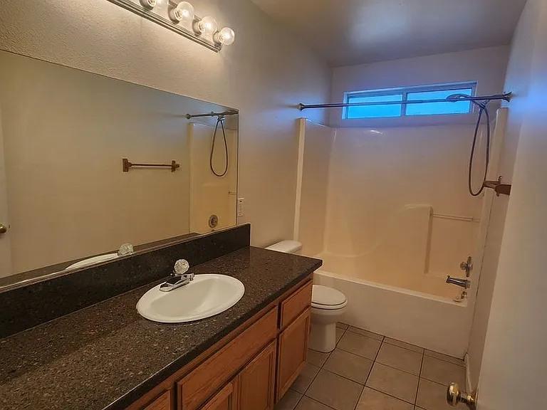 6624 Mariposa Ave — Photo 9