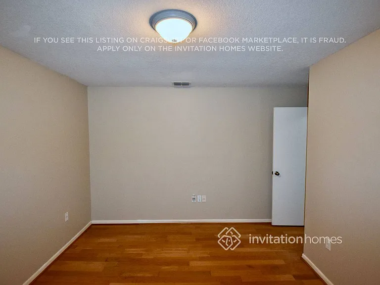 7028 Doehring Dr — Photo 13