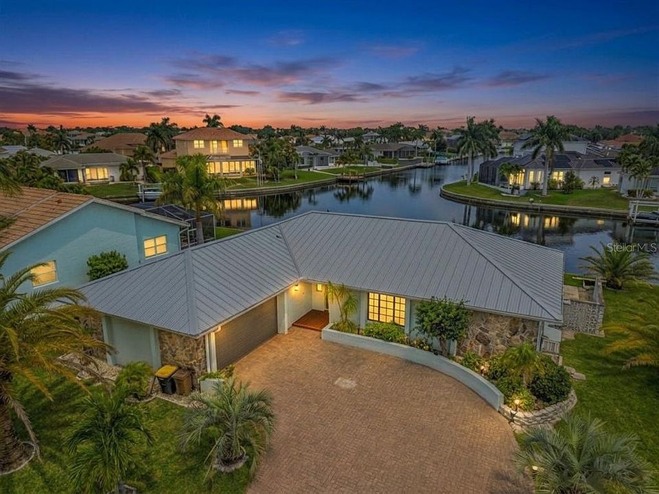 1st image of 704 BIMINI LANE