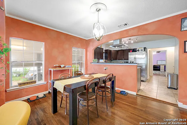 2231 W Woodlawn Ave — Photo 10