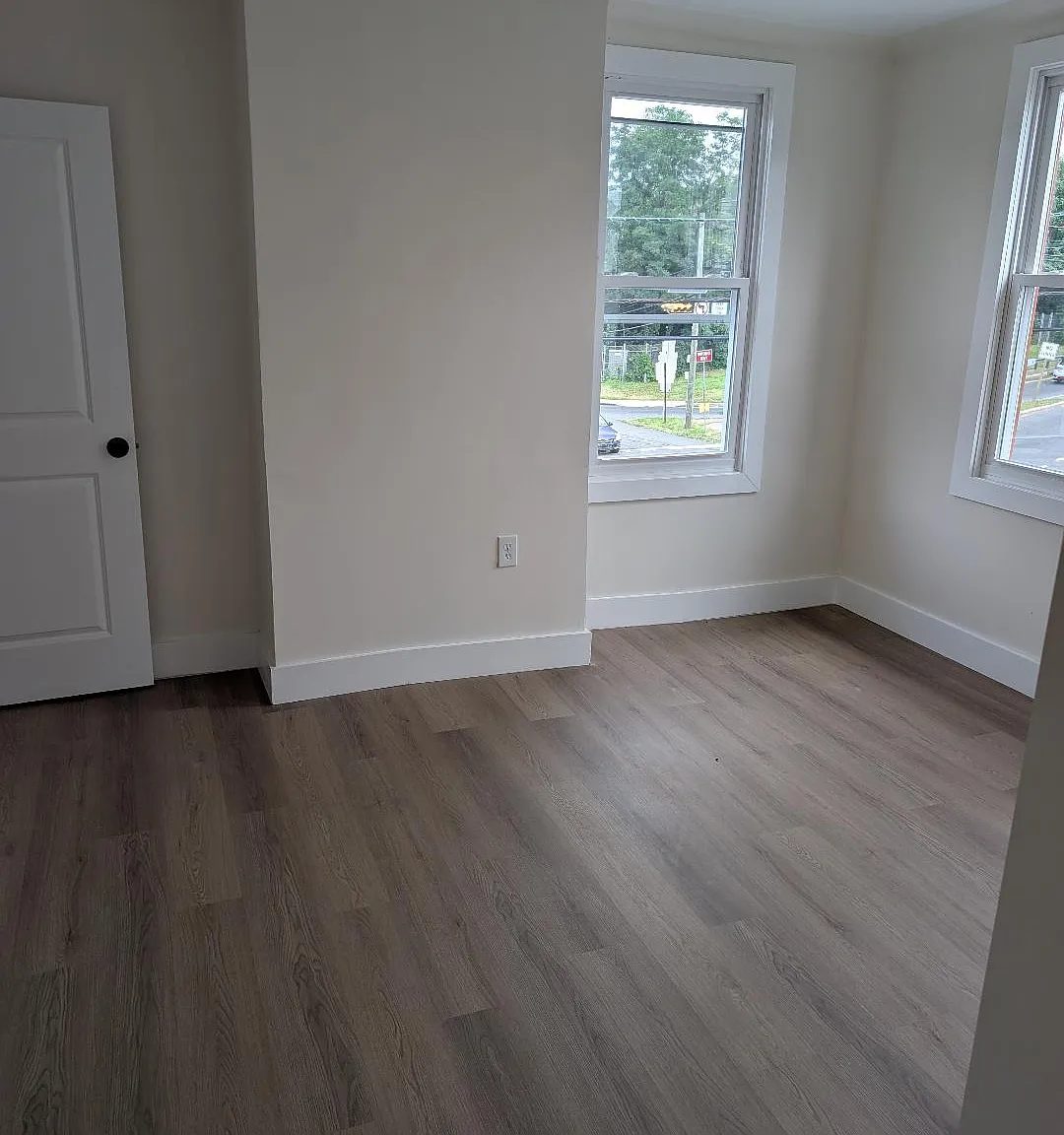 3 bed, $2,700 — Photo 4