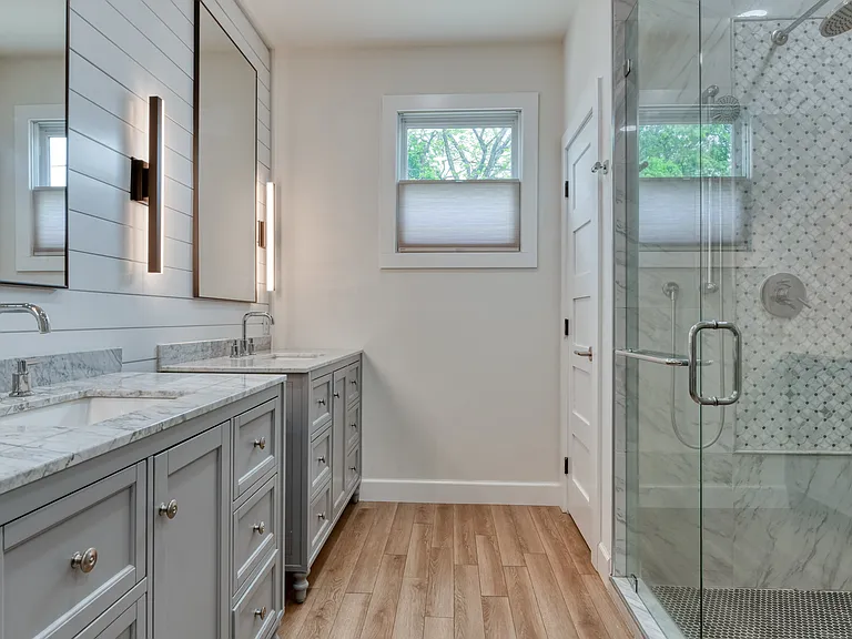 523 E Huisache Ave — Photo 8
