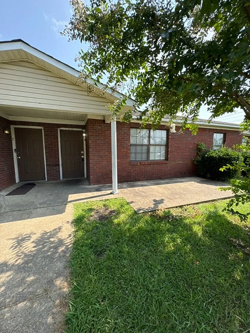 296 Homer Rd. (Booneville Apts 2) — Photo 2