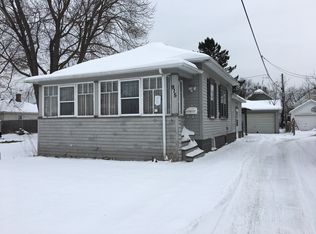 915 40th St, Kenosha, WI 53140