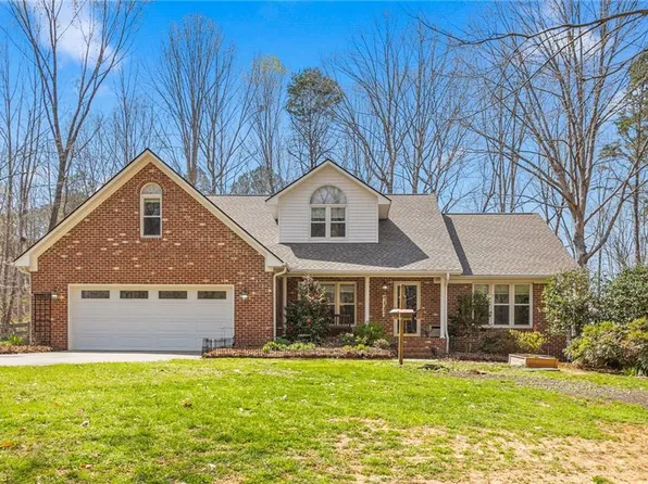 1600 Allen Jarrett Dr, Mebane, NC 27302