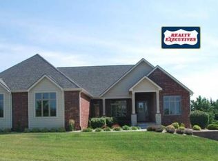 1212 Wyndham Heights Dr, Manhattan, KS 66503