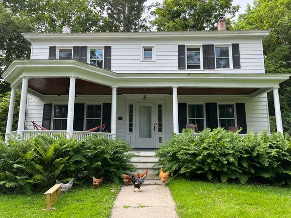 155 W High St
