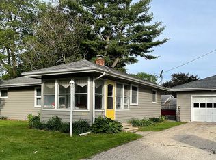 8454 Clinton St, Dixon, IL 61021