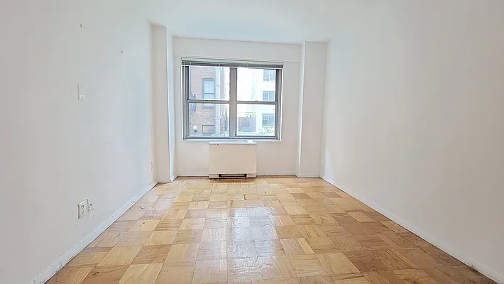 Rented by Weichert Manhattan Midtown | media 4