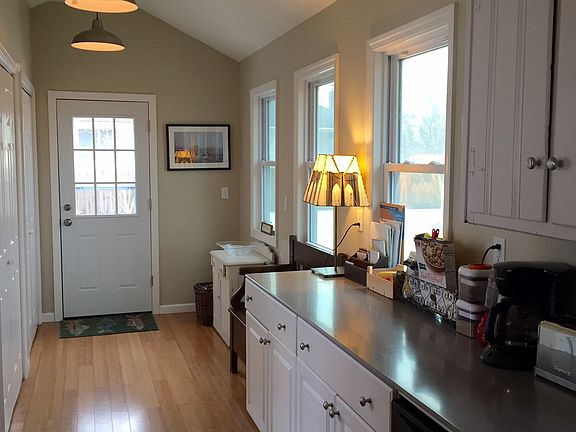 5th image of 475 Wood Ln