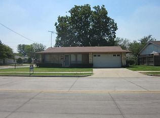 1918 E Crosby Rd, Carrollton, TX 75006