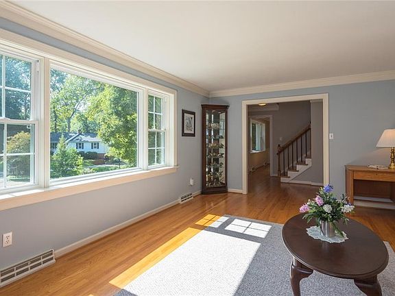 5th image of 7824 Millcreek Dr