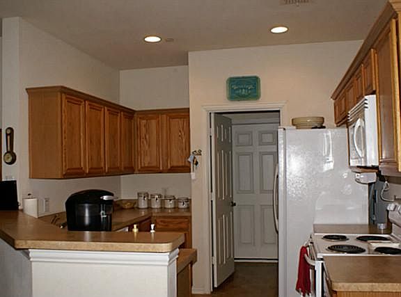 5th image of 8717 Manhattan Ave