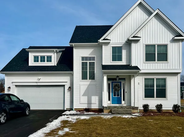 100 Oakwood Circle, Plainville, CT 06062