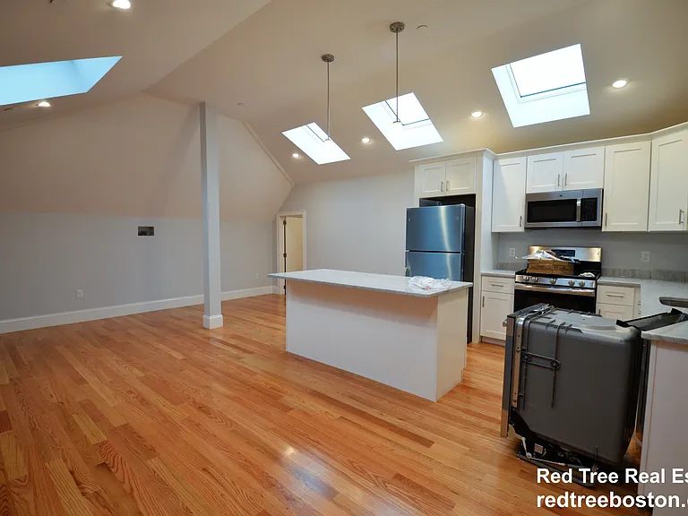 18 Murdock St #1 — Photo 3