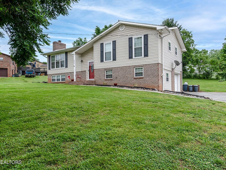 1st image of 2930 W Hills Dr