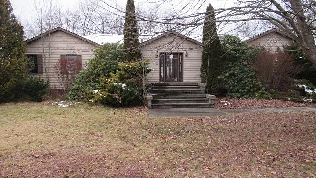 563 Bucktail Rd photo 1