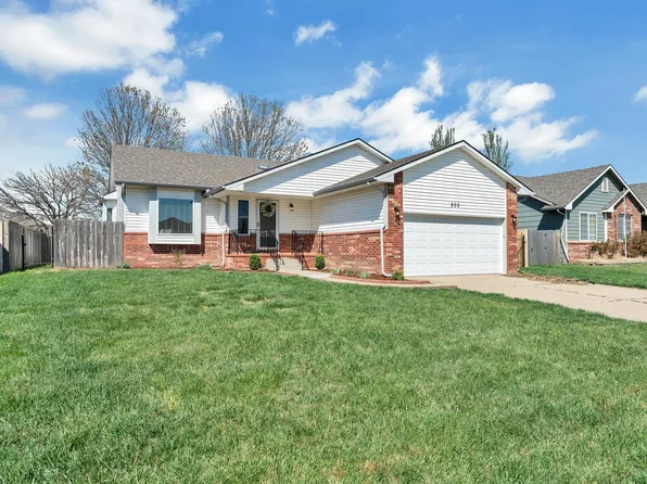 805 N Bay Country Cir, Wichita, KS 67235