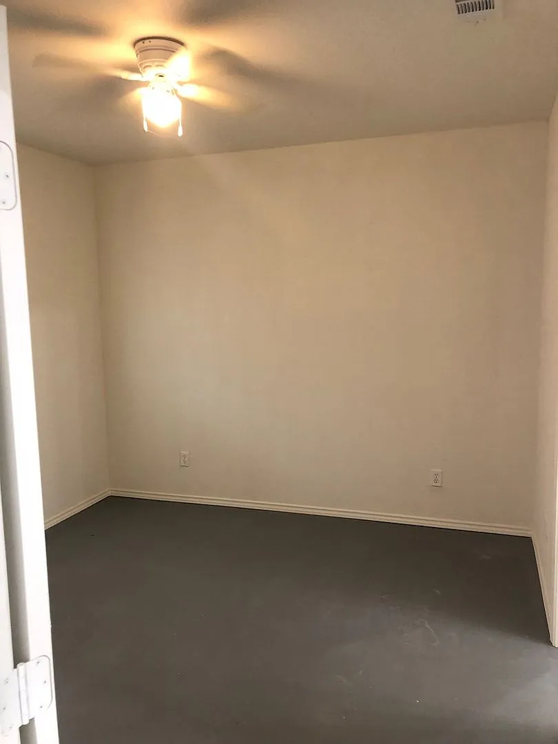 Charming 2BR Duplex in Mineola — Photo 2