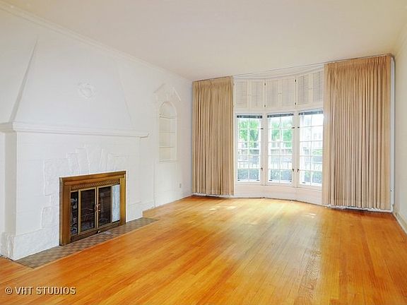 5th image of 5642 N Sacramento Ave