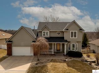 16175 Davenport St, Omaha, NE 68118